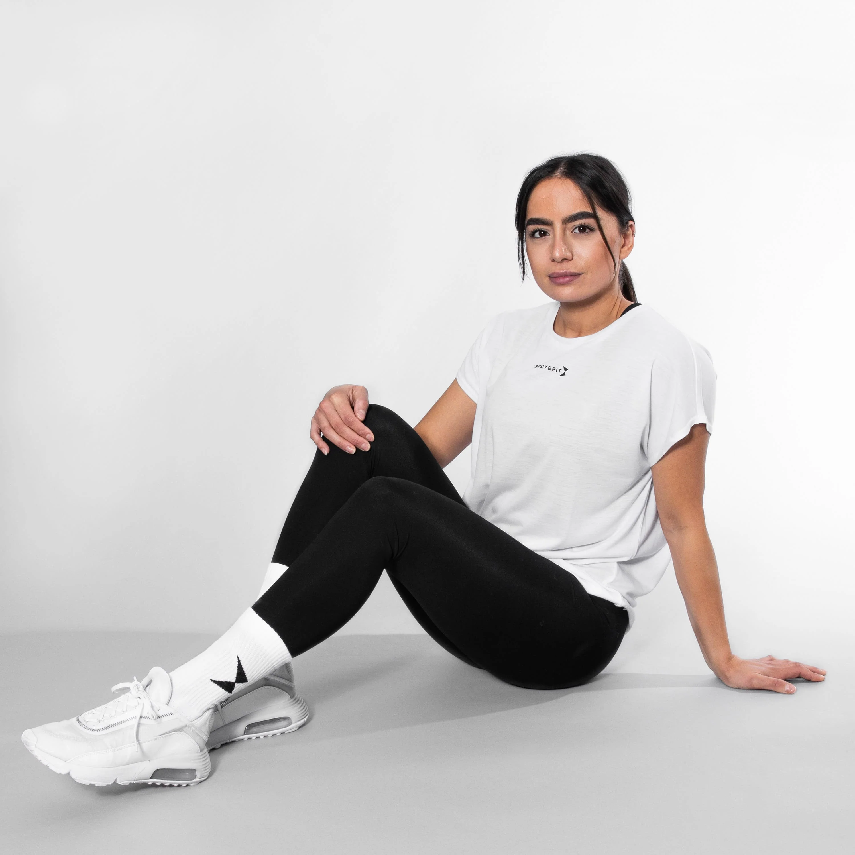Essential casual T-shirt - Image 9